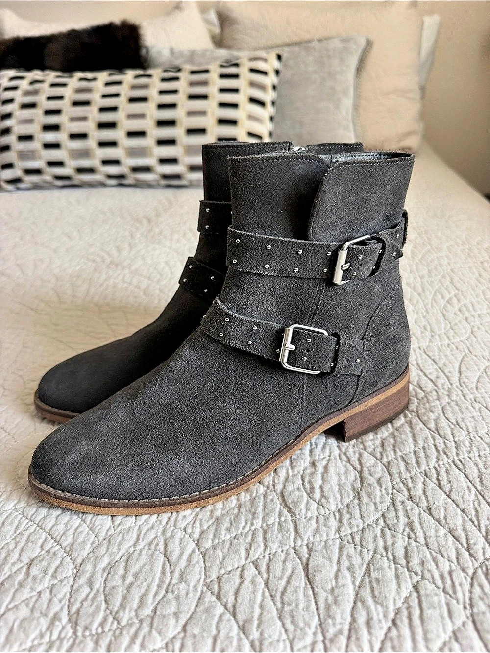 BP. Trolley Ankle Bootie. Gray Leather Ankle Boots US 6.5